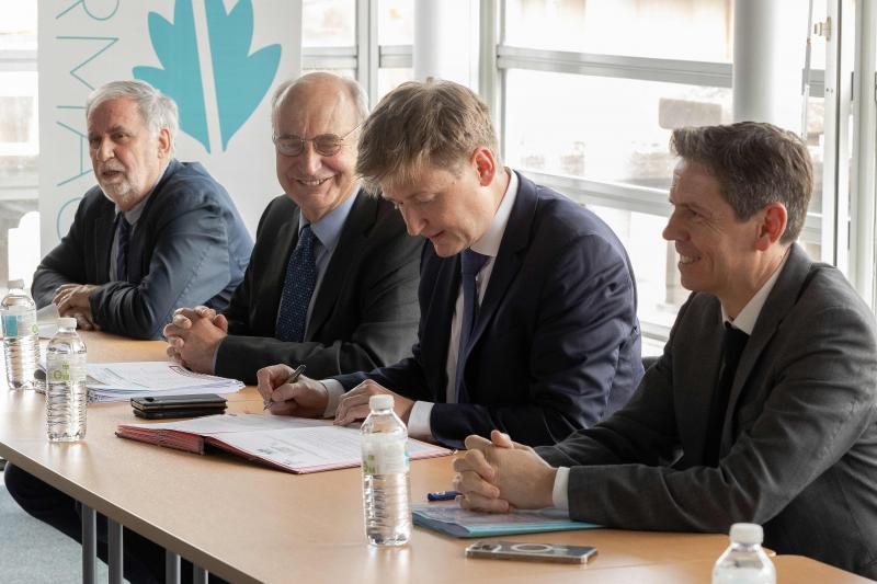 Le projet de convention d’Opération de Revitalisation de Territoire a été approuvé en conseil du 13 avril 2023 et signé le 17 avril en présence des différents partenaires